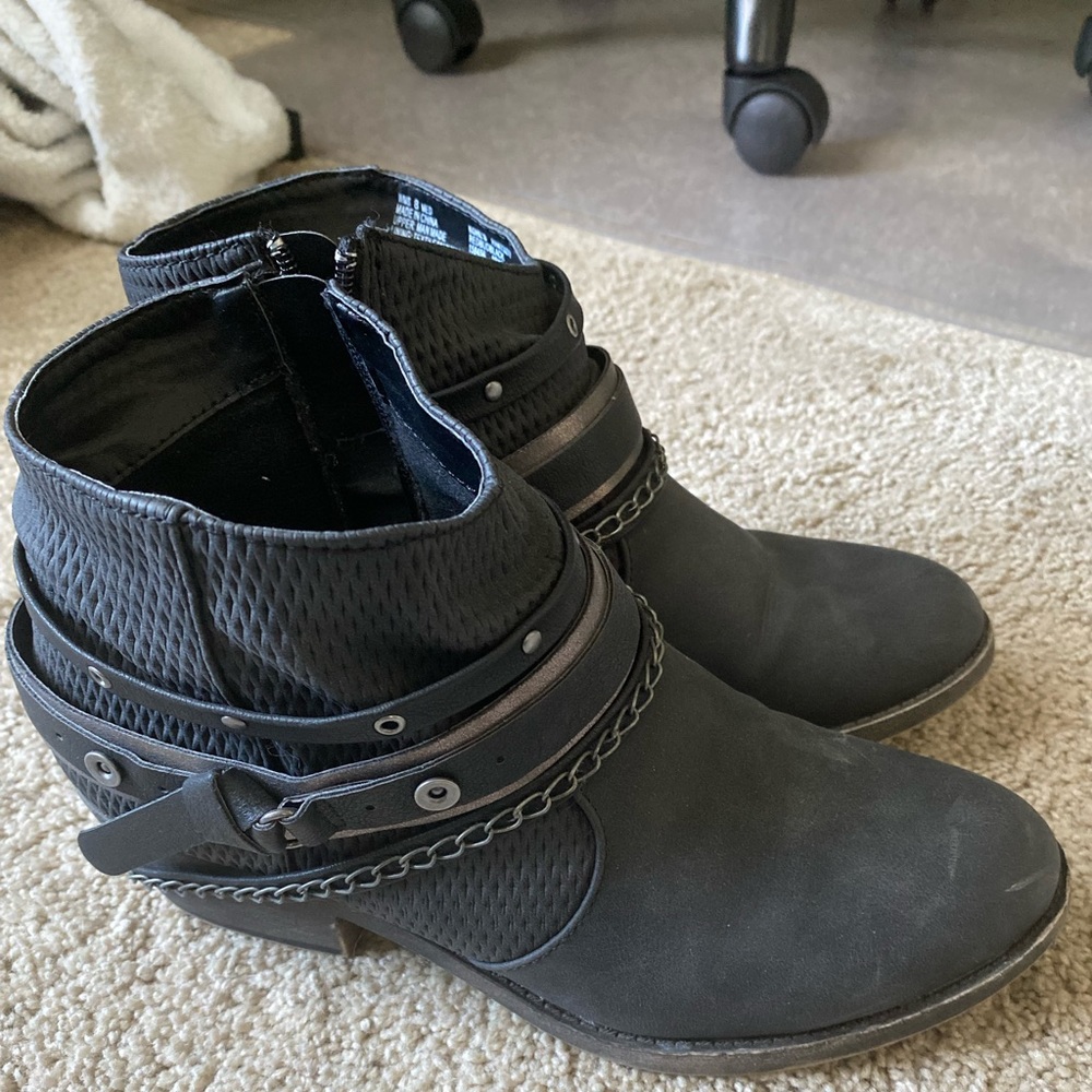 Like new ankle booties